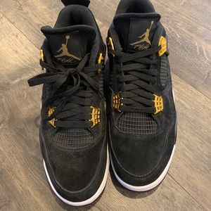 Air Jordan retro 4 royalty. Worn 2 times.
